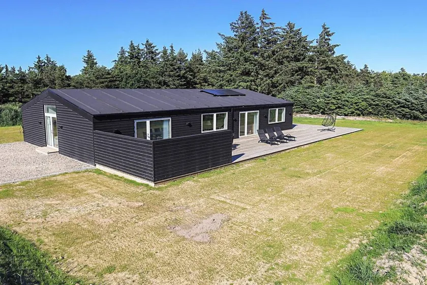 House with sauna, terrace & garden - Image 1
