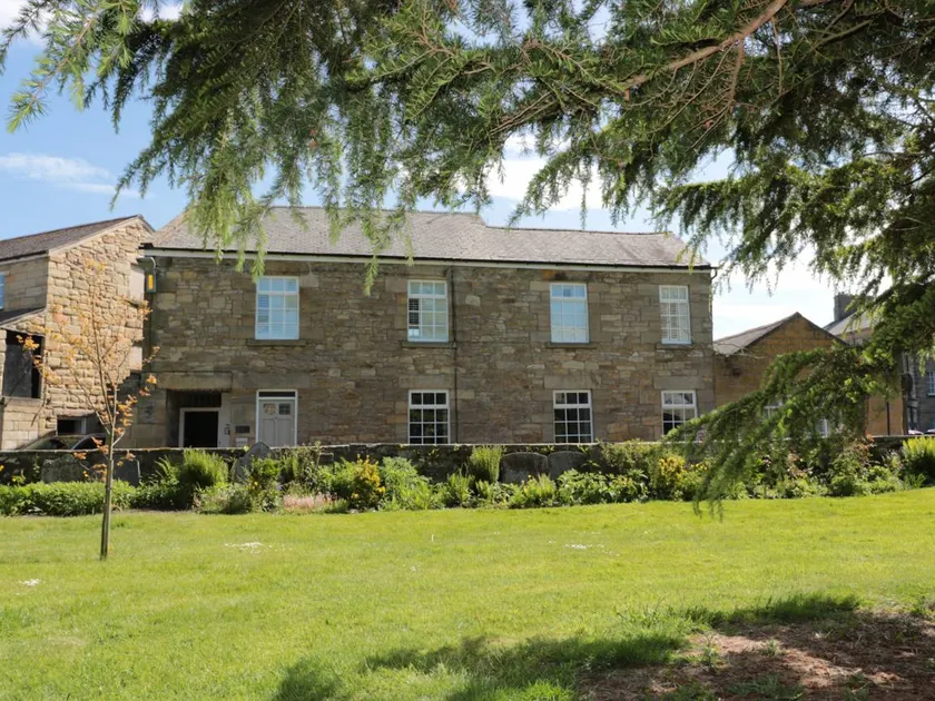 Cottage with garden - Image 1