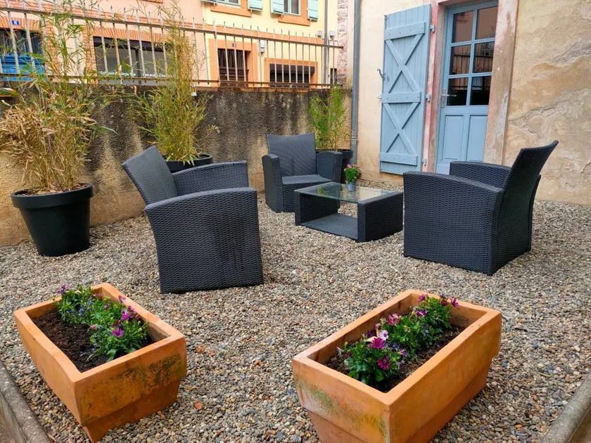 Family-oriented flat with terrace | Garden view | Good for workation | Pet-friendly - Image 1