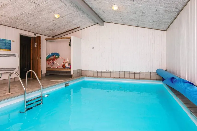Holiday home with pool, BBQ & sauna - Image 1