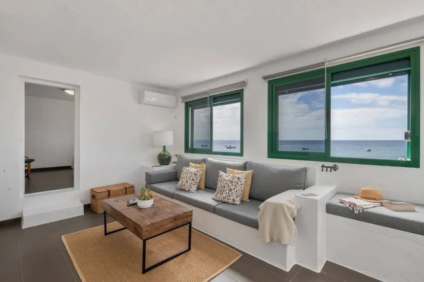 House with fast internet | Beach view - Image 1