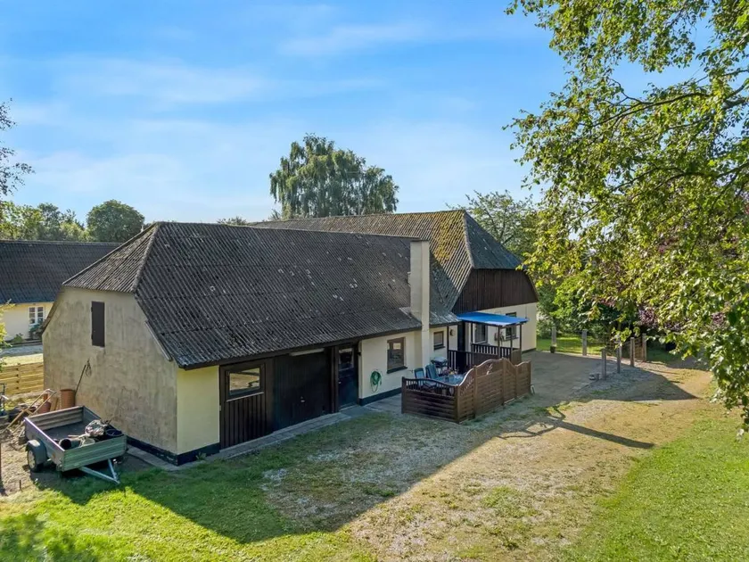 Holiday apartment with garden & barbecue - Image 1