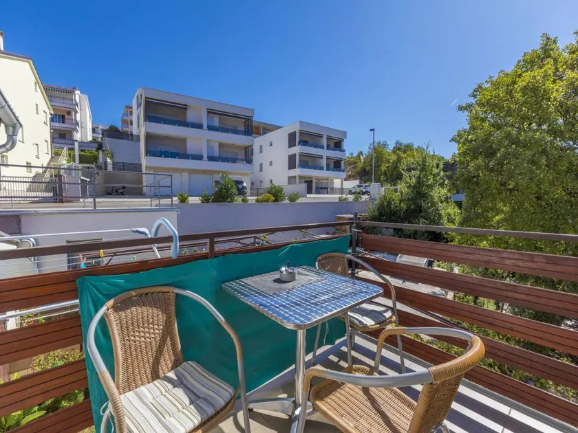 Flat with terrace & barbeque | Garden view - Image 1