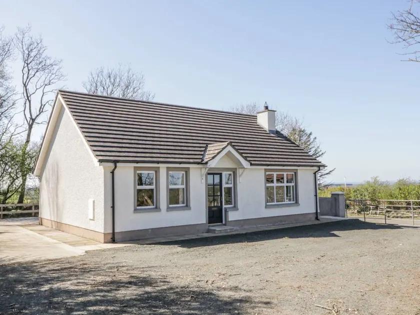 Beautiful cottage with garden - Image 1