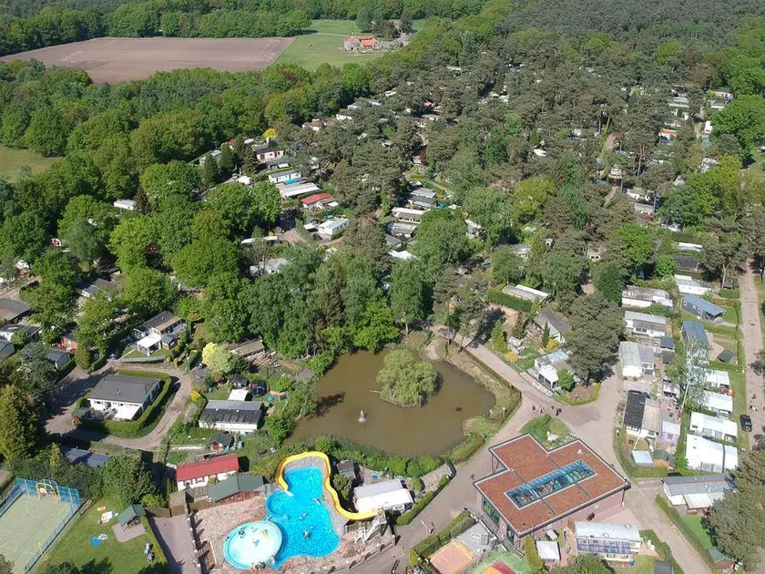 Family-oriented lodge with pool & terrace - Image 1