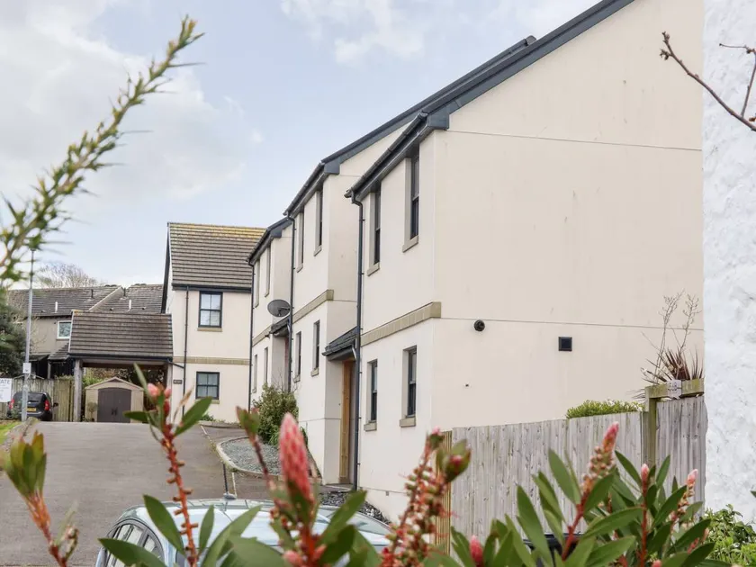 Family-oriented wonderful cottage with garden | Beach view | Pets allowed - Image 1