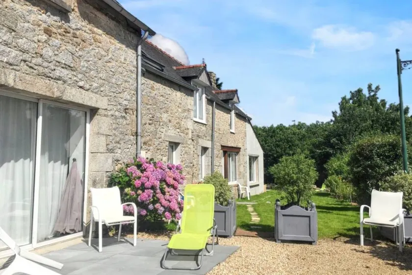 Cottage with garden & terrace | Garden view - Image 1