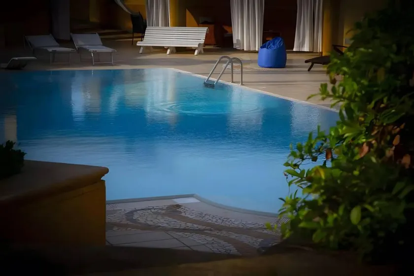 Chambre chez l'habitant avec piscine, terrasse et internet haut débit | Vue mer - Image 1