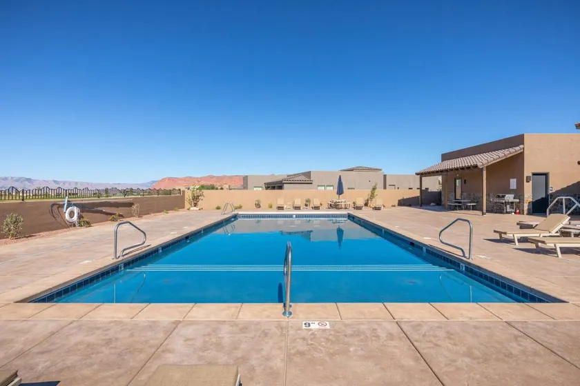 Children-friendly spacious house with private pool & terrace - Image 1