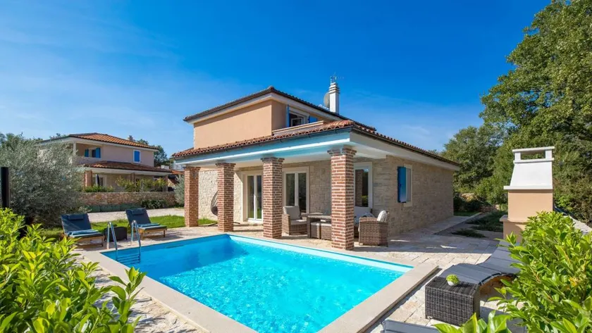 Fully equipped big house with garden, barbecue & terrace | City view | Pets are welcome - Image 1