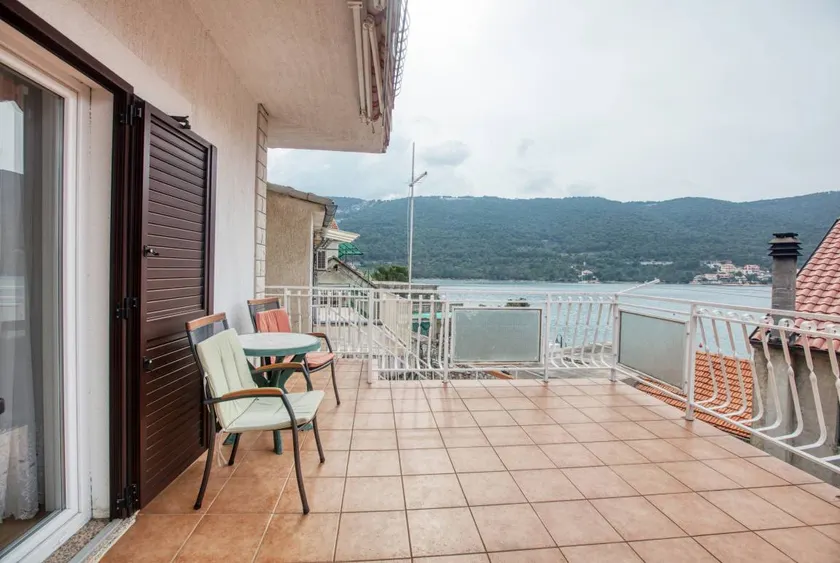 Four-bedroom apartment with terrace and sea view Grebaštica, Šibenik (A-482-a) - Image 1