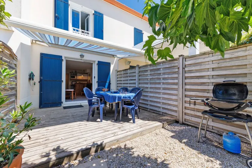 Family-oriented lovely holiday home with terrace, garden & BBQ | Garden view | Beach nearby | Perfect for remote work - Image 1