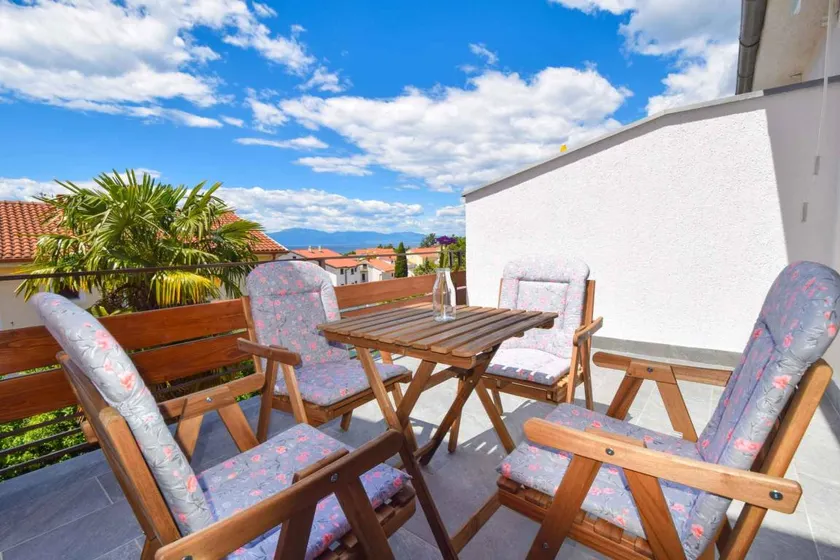 Wonderful flat with garden & terrace - Image 1