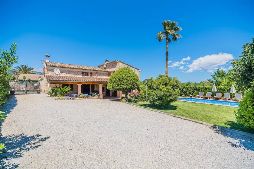 Holiday home with sauna, pool & terrace - Image 1