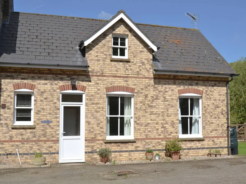 Cottage with garden | River view - Image 1