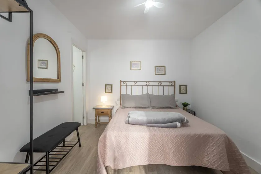 Agréable chambre chez l'habitant avec terrasse et internet haut débit | Parfaite pour le travail à distance - Image 1