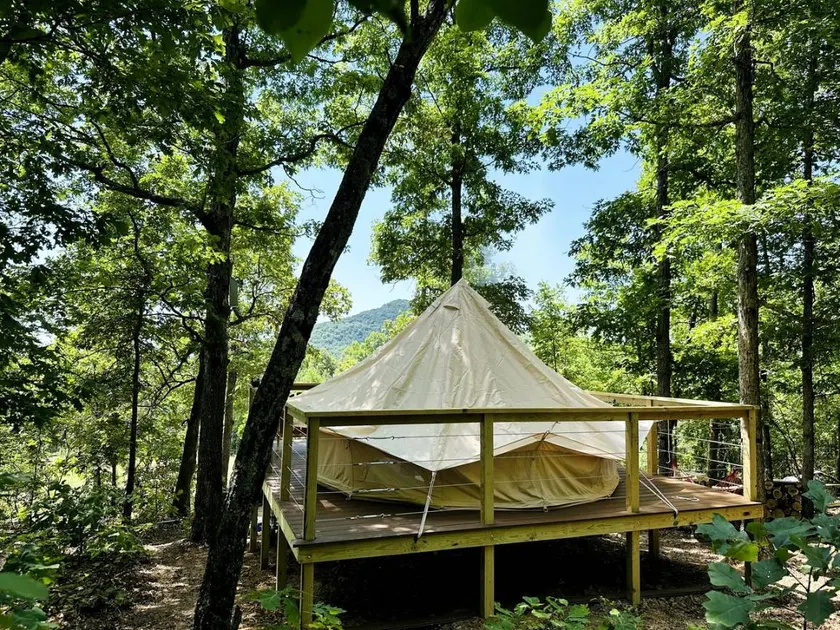 Elevated Yurt Perfect for the Hiking Enthusiast Located in Harrison, AR - Image 1