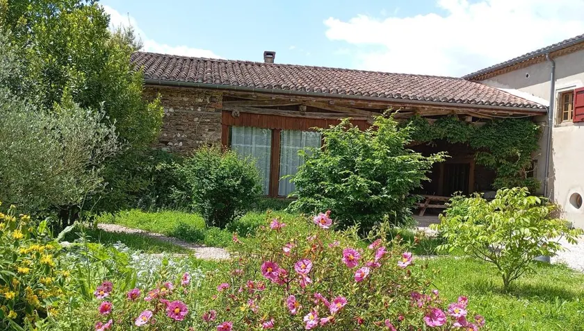 Maison avec jardin, barbecue et terrasse | Vue jardin - Image 1