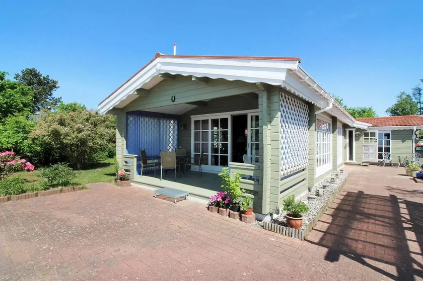 Fully equipped holiday home with terrace & garden | Sea view - Image 1
