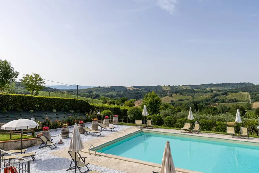 Agréable appartement de vacances avec piscine et jardin | Vue jardin | Avec animaux autorisés - Image 1