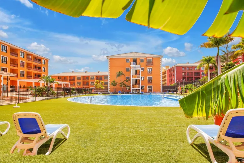 Holiday apartment with pool, garden & terrace | Sea view - Image 1