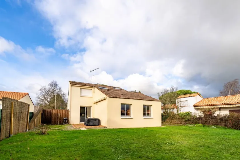 Maison de vacances entièrement équipée avec internet haut débit, barbecue et terrasse | Vue jardin | Parfaite pour le travail à distance | Avec animaux admis - Image 1