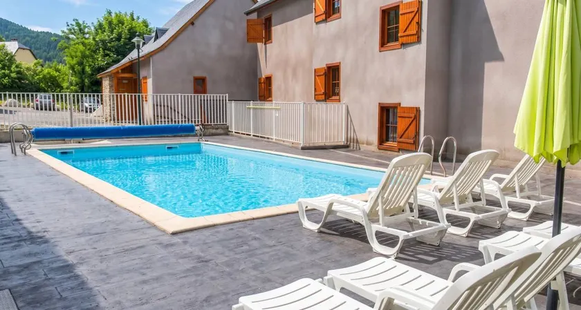 Beautiful flat with pool | Mountain view | Dogs allowed - Image 1
