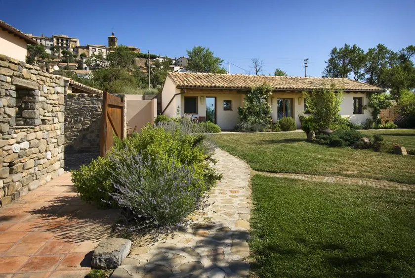 Pleasant holiday home with garden | River view | Dogs allowed - Image 1