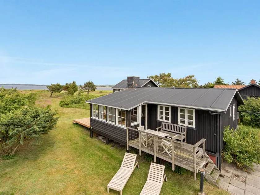 Holiday home with terrace, barbeque & sauna - Image 1