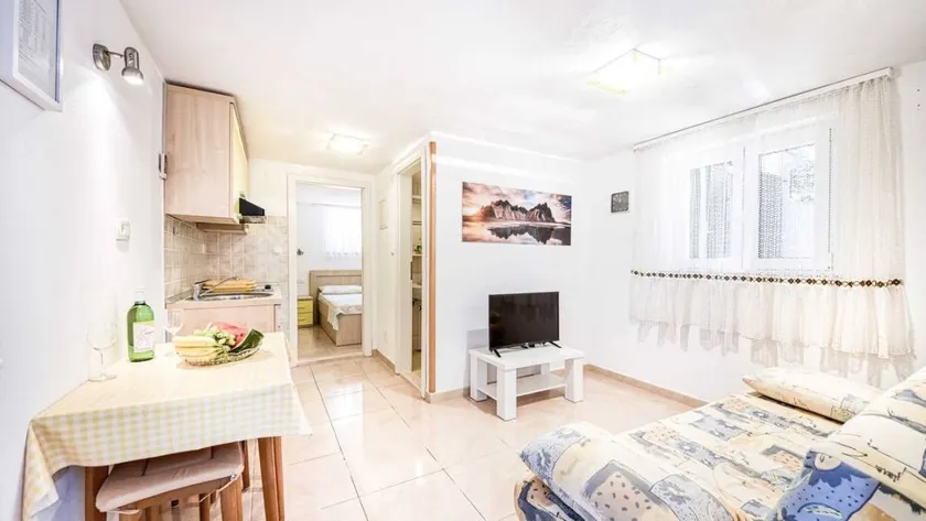 Beautiful flat with terrace - Image 1