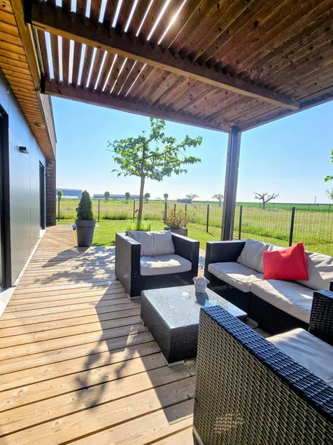 Holiday home with terrace, garden & barbecue | Mountain view | Perfect for remote work - Image 1