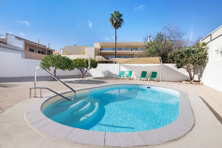 Maison de vacances entièrement équipée avec internet haut débit, barbecue et jardin | Vue jardin - Image 1