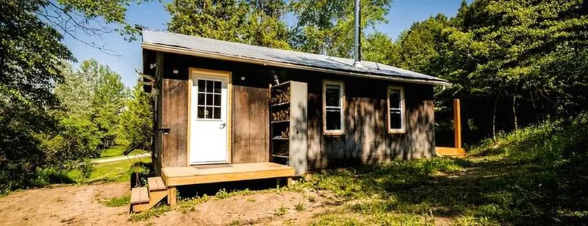 Secluded Forest Cabin with Screened Porch and Amazing Hiking Trails in Ontario - Image 1