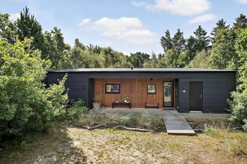 Fully equipped nice holiday home with BBQ, sauna & terrace - Image 1