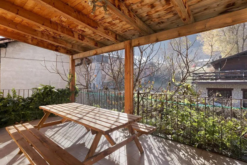 Casa con terrazza | Vista sulla montagna - Image 1