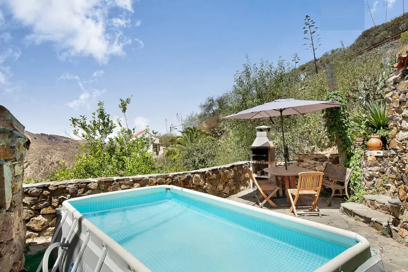 Casa con giardino, piscina privata e terrazza | Vista sul giardino - Image 1