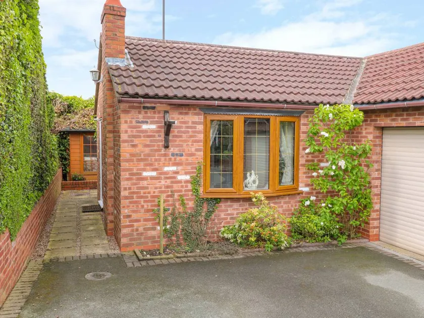 Children-friendly wonderful cottage with garden & jacuzzi - Image 1
