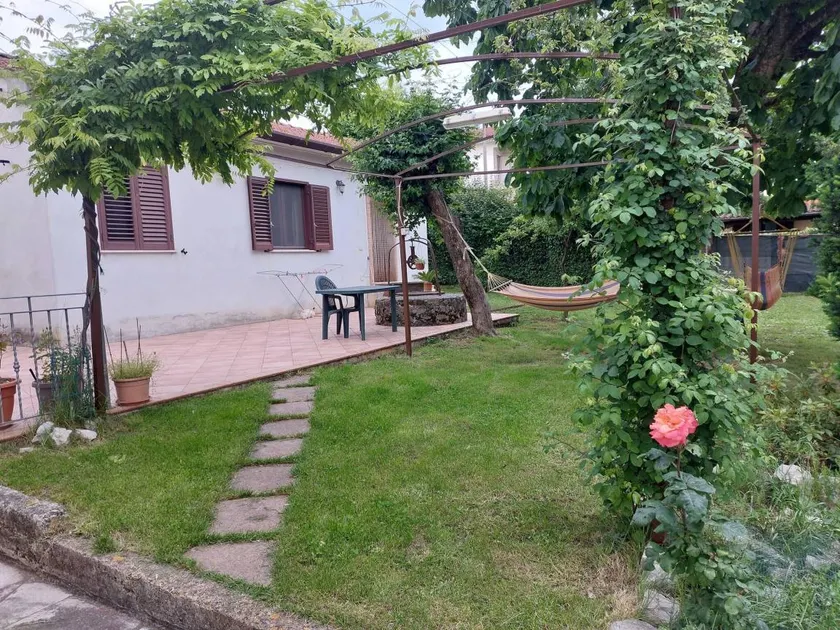 Ferienhaus mit Garten - Image 1