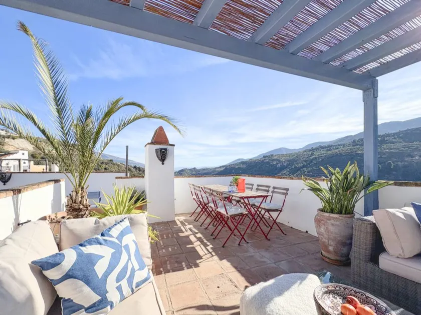 Fully equipped spacious flat with private pool, terrace & barbeque - Image 1