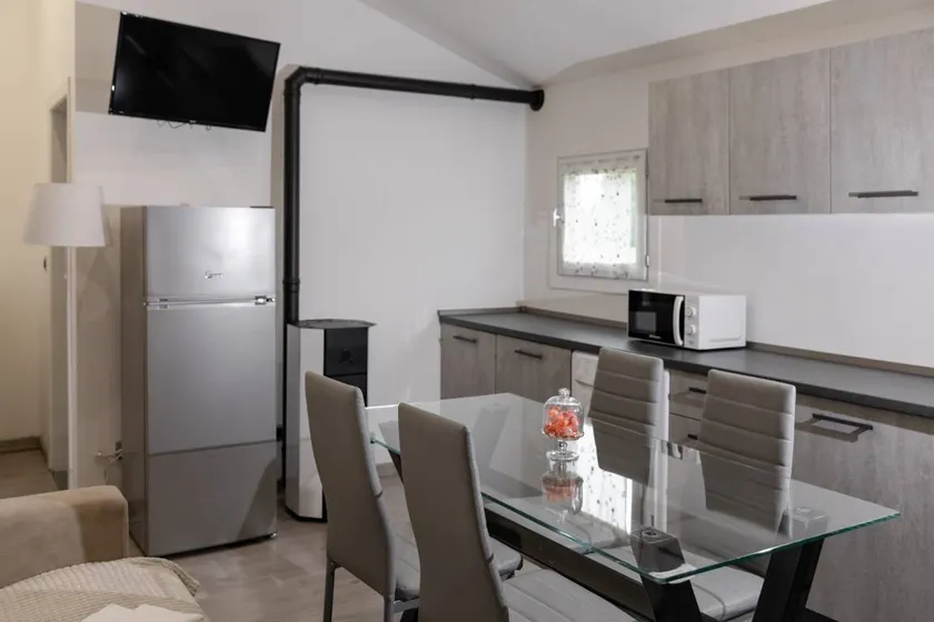 Apartment \"S T\" close to the Sea with Wi-Fi & A/C - Image 1