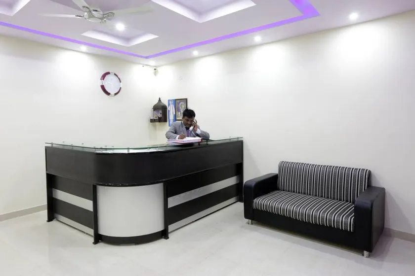Hotel Galaxy - Image 1