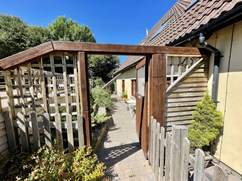 Cottage entièrement équipé avec jardin | Vue plage | Avec animaux admis - Image 1