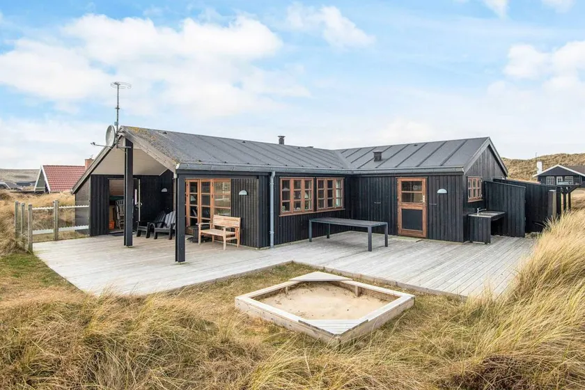 House with hot tub, terrace & sauna - Image 1