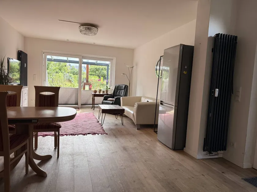 Apartment with garden | Garden view - Image 1
