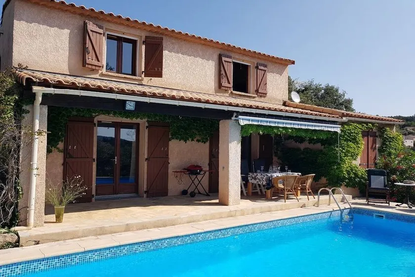 House with barbeque, terrace & private pool | Perfect for remote work - Image 1