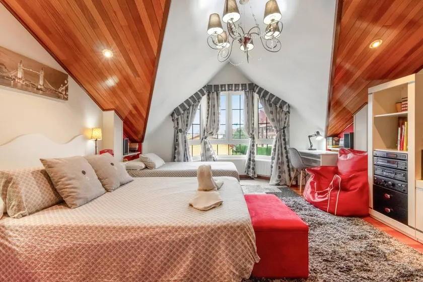 Dedicated room with pool, hot tub & garden | Garden view | Perfect for remote work - Image 1