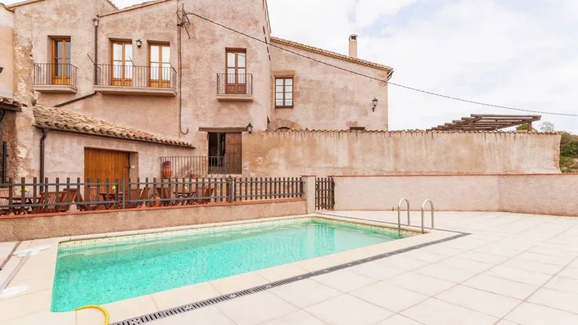 Casa vacacional con piscina - Image 1