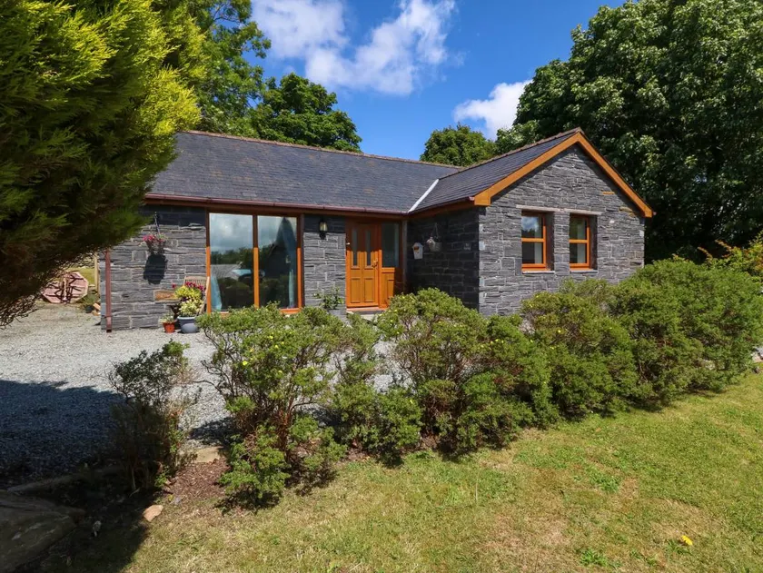 Family-friendly charming cottage with garden | Pets allowed - Image 1