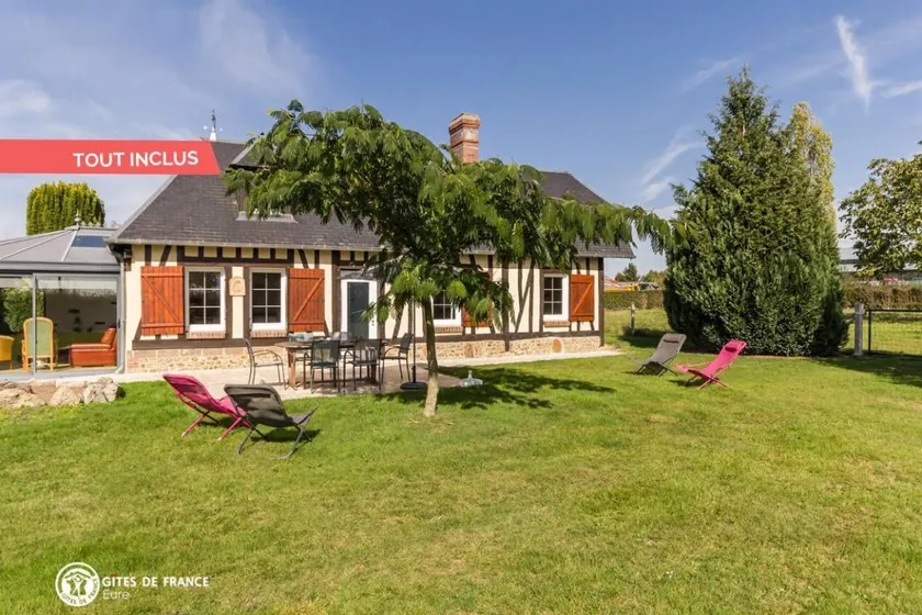 Gite with barbeque, terrace & garden - Image 1
