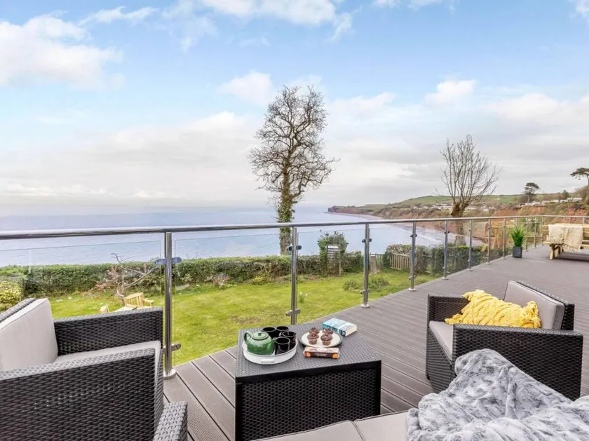Nice lodge with pool & garden | Water view | Pets are welcome - Image 1